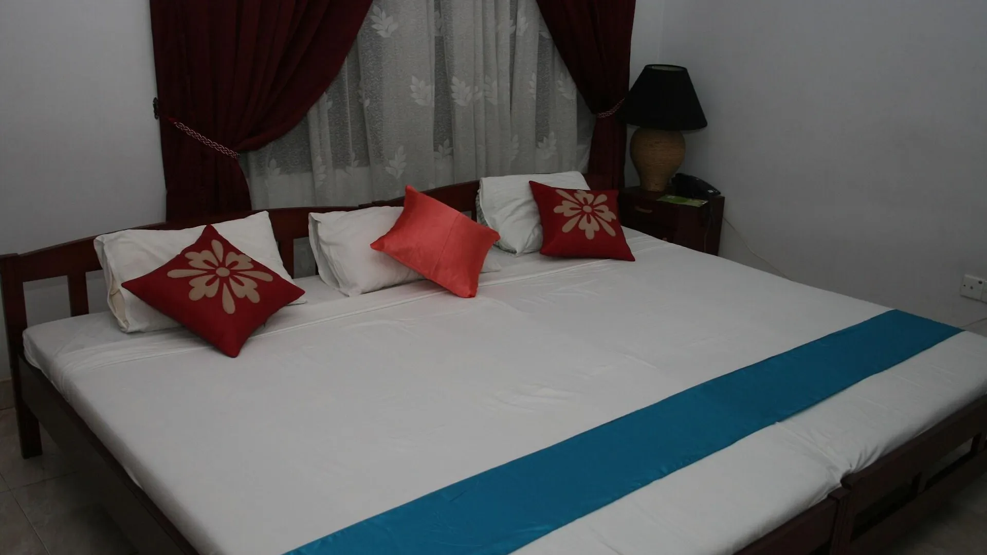 Blue Gum Hotel Ja-Ela