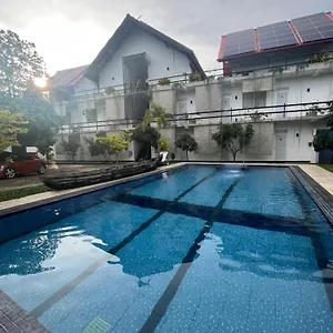 Royal Crown Residency Talawatugoda